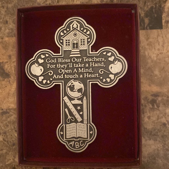 Teachers Message Wall Cross - NWOT - Picture 6 of 6